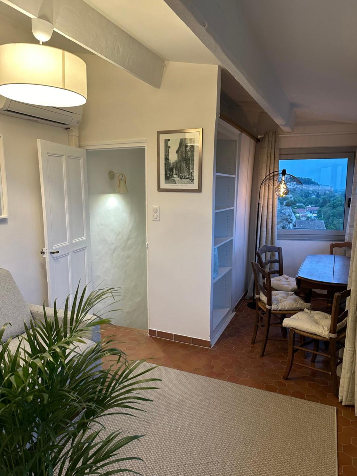 Charmante Petite Maison Avec Vue Panoramique, En Centre Historique, Proche D'Avignon, Ancienne, Renovee, Climatisee, Terrasse, Parking Public Gratuit Villeneuve-lès-Avignon 외부 사진