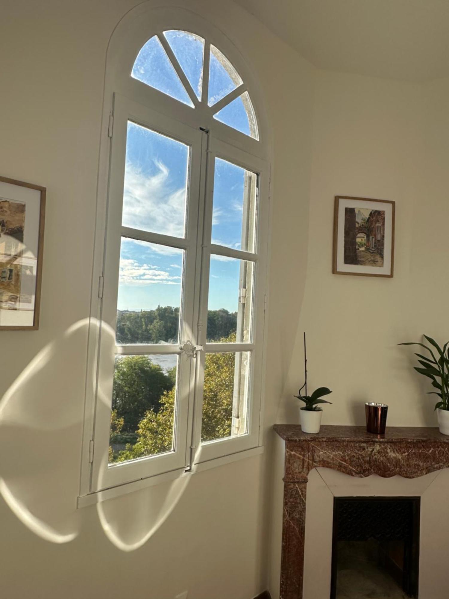 Charmante Petite Maison Avec Vue Panoramique, En Centre Historique, Proche D'Avignon, Ancienne, Renovee, Climatisee, Terrasse, Parking Public Gratuit Villeneuve-lès-Avignon 외부 사진